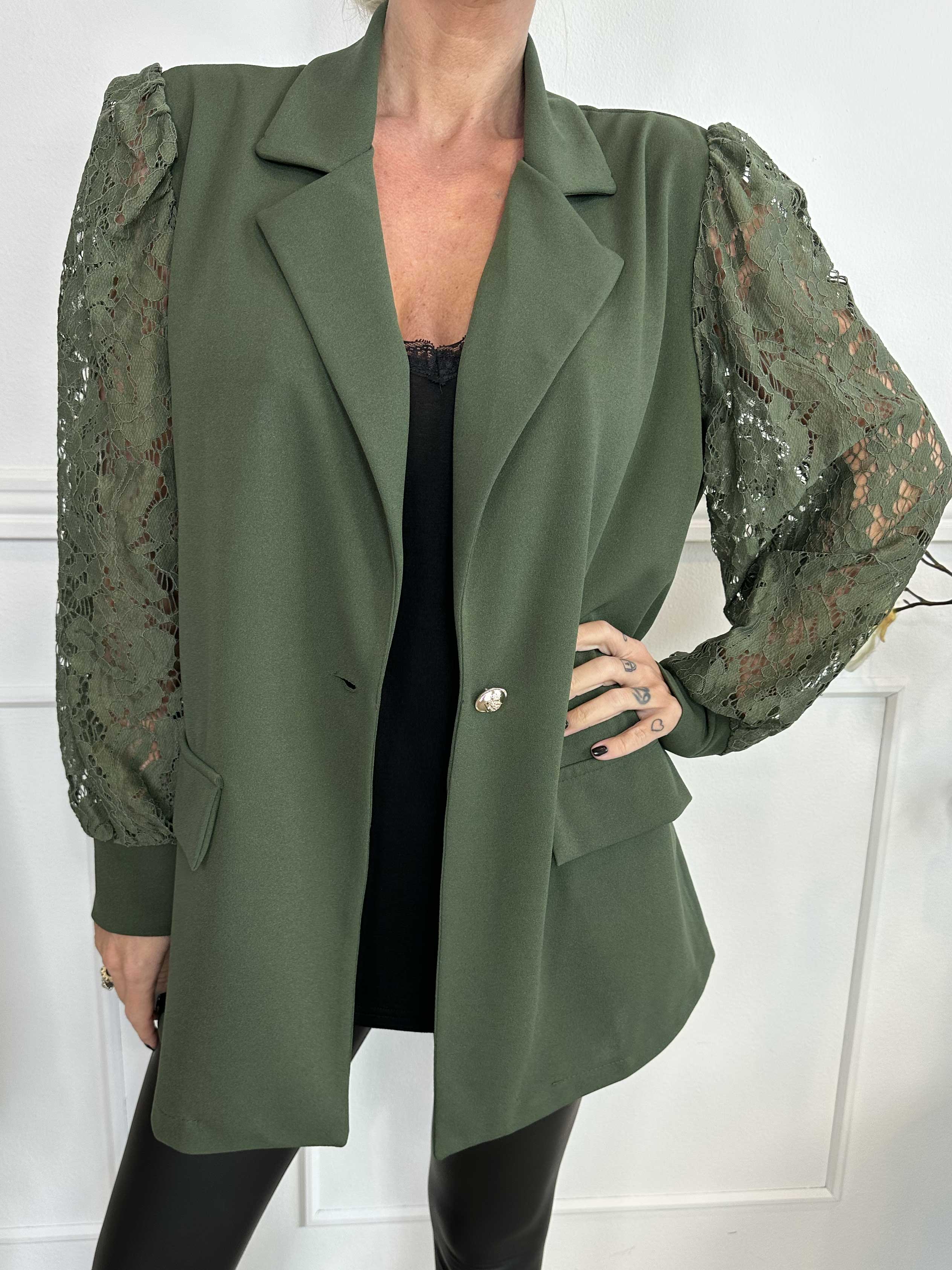 Kata Lace - Oversized blazer med blondeærmer